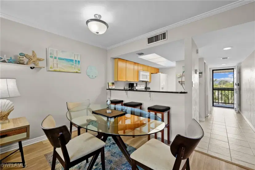 Picture of 600 Neapolitan Way 343, Naples FL 34103
