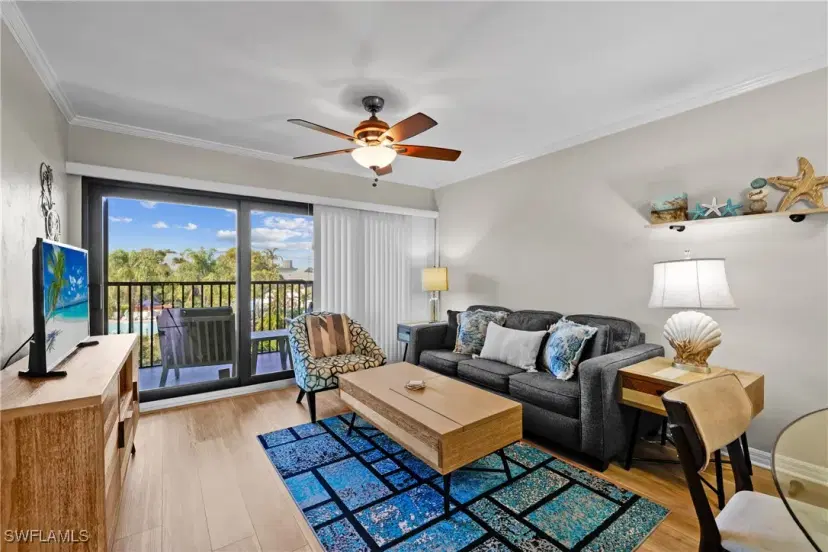 Picture of 600 Neapolitan Way 343, Naples FL 34103