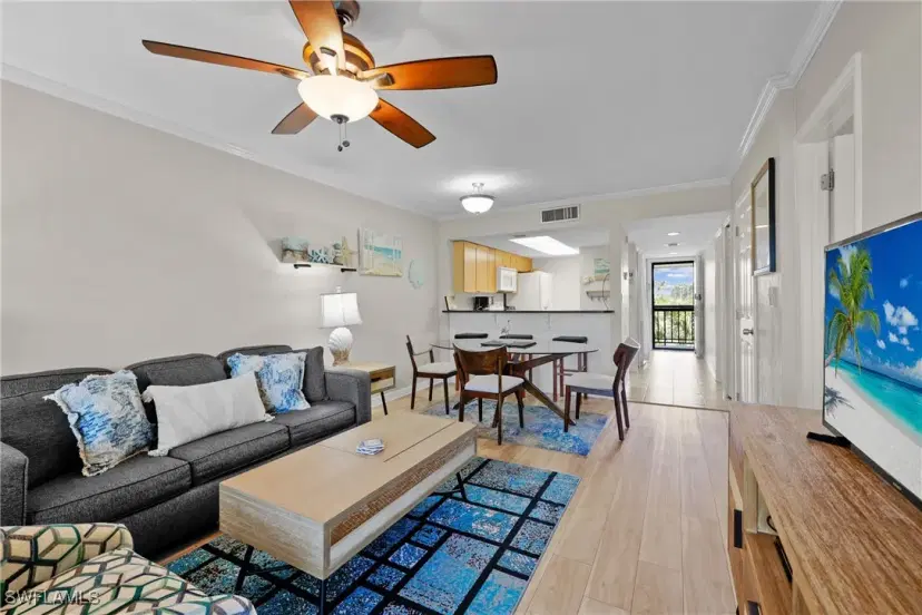 Picture of 600 Neapolitan Way 343, Naples FL 34103