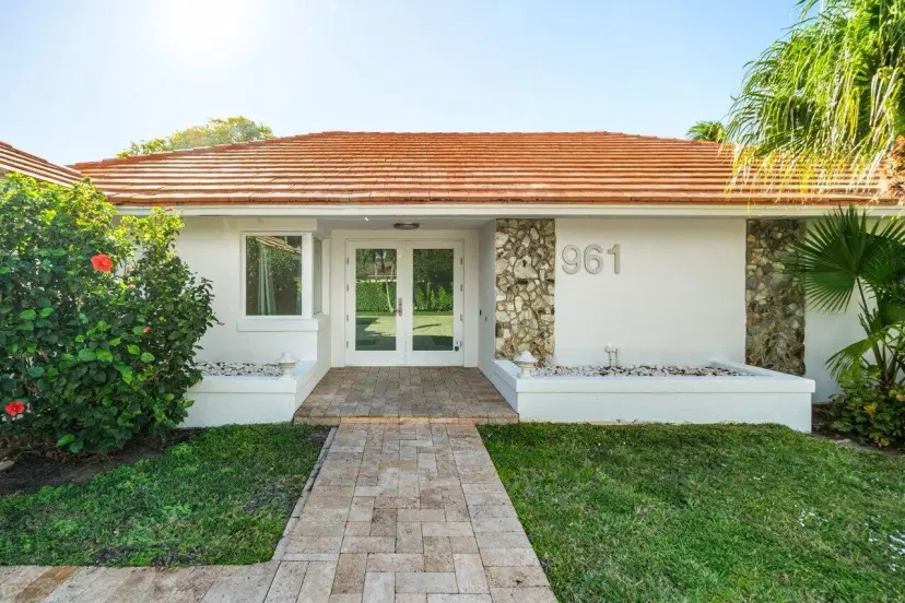 Picture of 961 S Atlantic Drive, Lantana FL 33462
