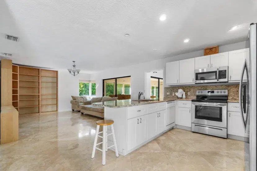 Picture of 961 S Atlantic Drive, Lantana FL 33462