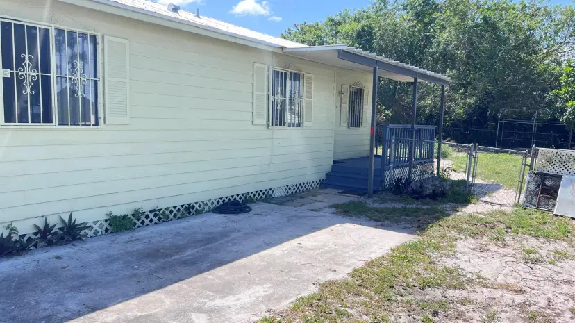 Picture of 2003 San Marcos Avenue, Fort Pierce FL 34946