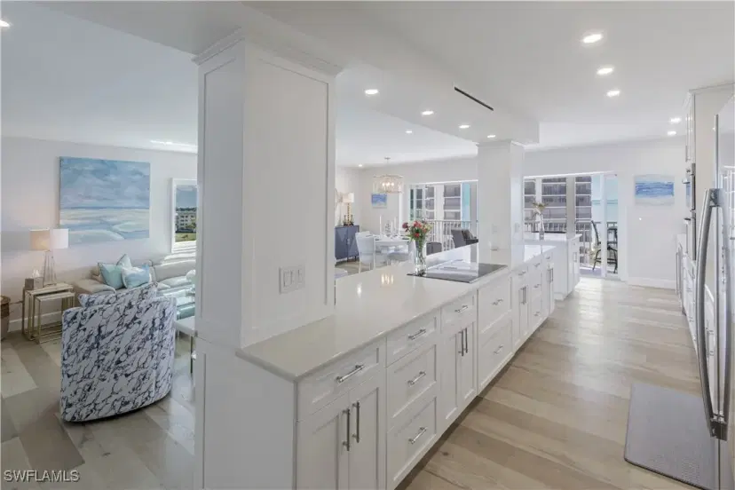 Picture of 3401 Gulf Shore Blvd N 506, Naples FL 34103