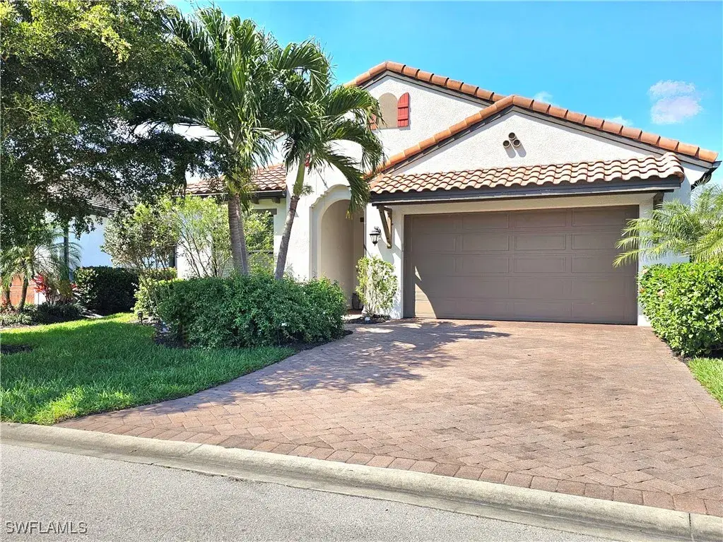Picture of 11550 Onyx Cir, Fort Myers, FL 33913