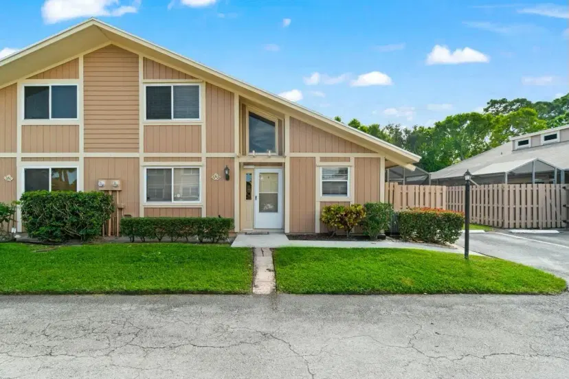 Picture of 262 Maplecrest Circle, Jupiter FL 33458