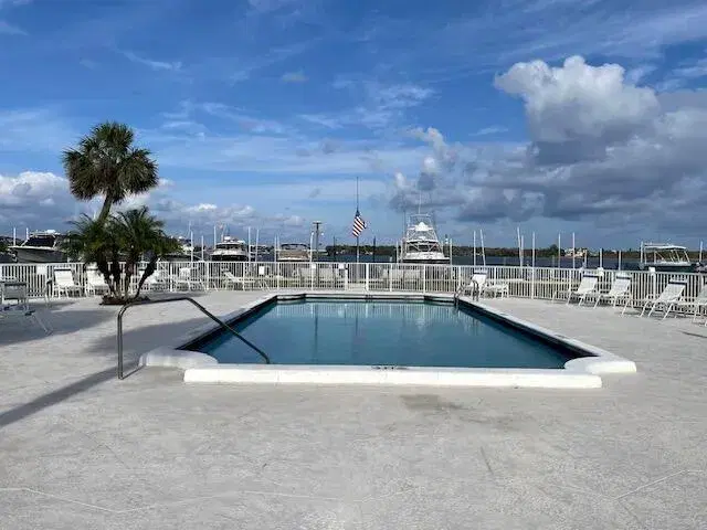 Picture of 2424 N Federal Highway 106, Boynton Beach FL 33435