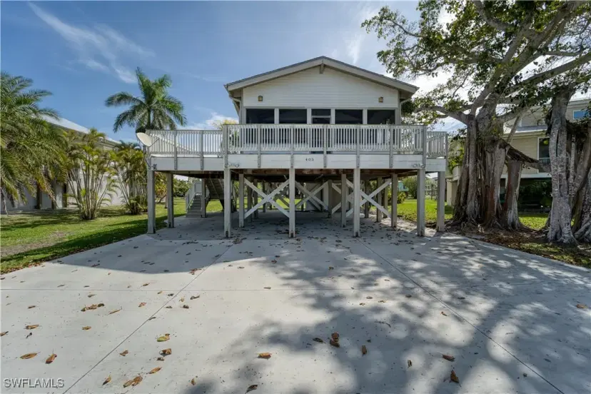 Picture of 405 Riverside Dr, Everglades City FL 34139