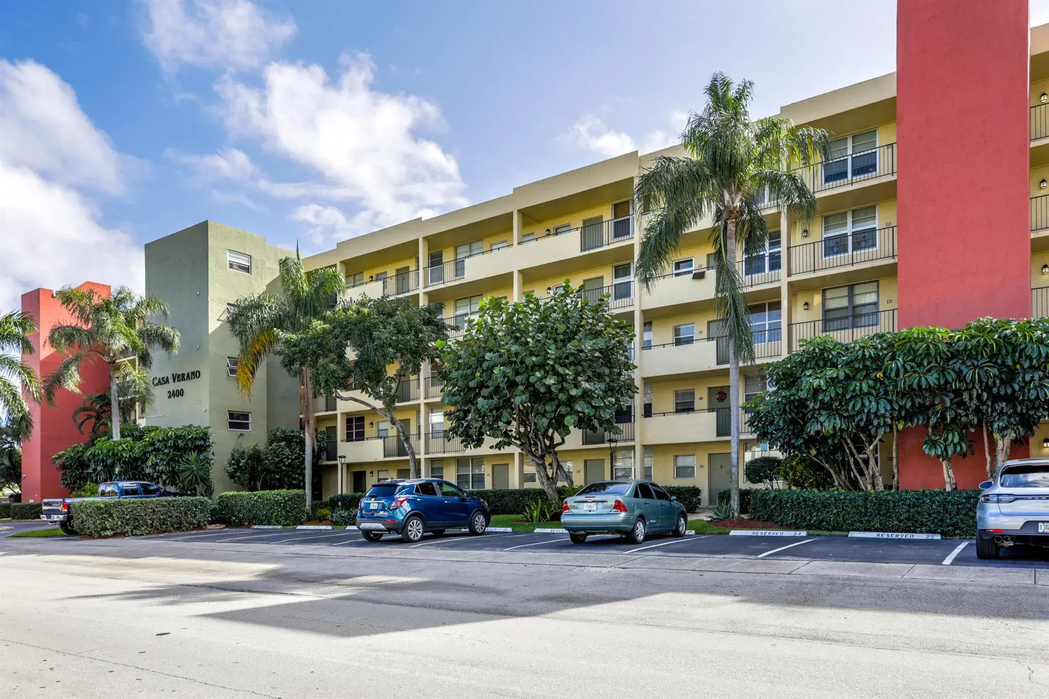 Picture of 2400 NE 10Th Street 506, Pompano Beach, FL 33062