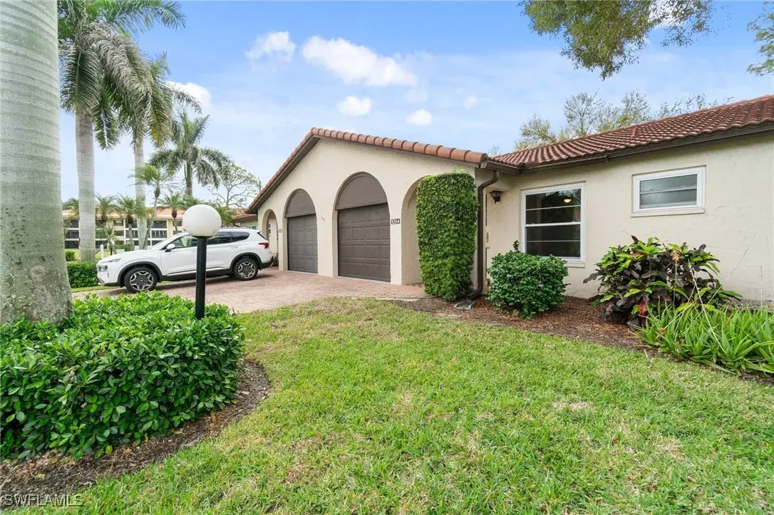 Picture of 1094 Forest Lakes Dr, Naples, FL 34105