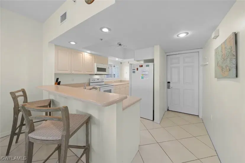 Picture of 255 Periwinkle Way 5B, Sanibel FL 33957