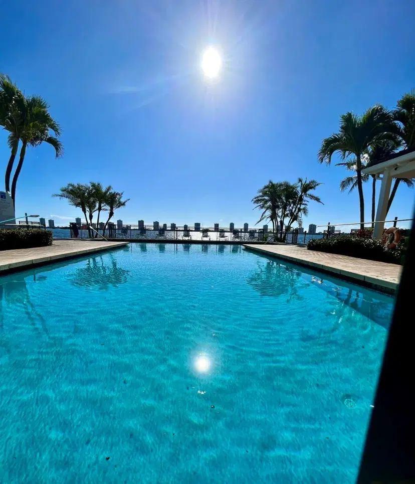 Picture of 1105 Lake Shore Drive 103, Lake Park FL 33403