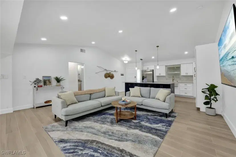 Picture of 852 Rabbit Rd, Sanibel FL 33957