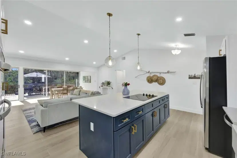 Picture of 852 Rabbit Rd, Sanibel FL 33957