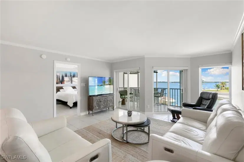 Picture of 991 N Barfield Dr 205, Marco Island FL 34145