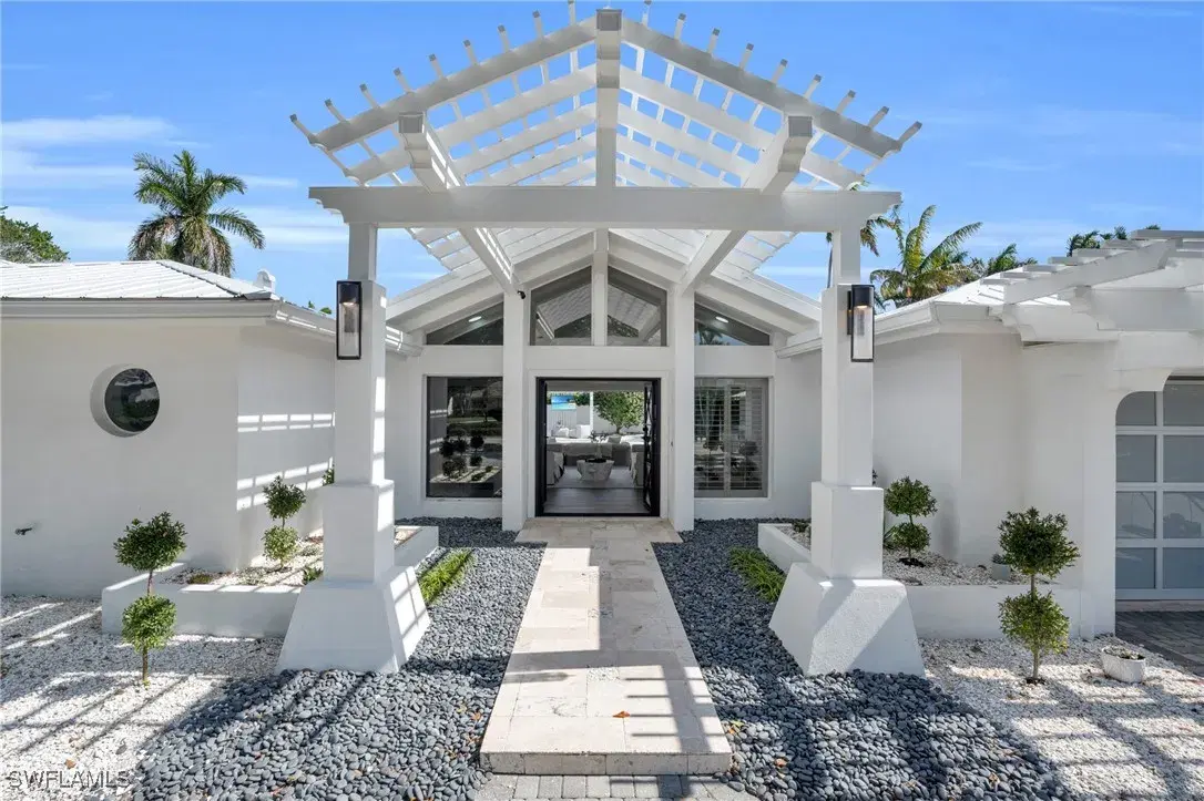 Picture of 645 Park Shore Dr, Naples, FL 34103
