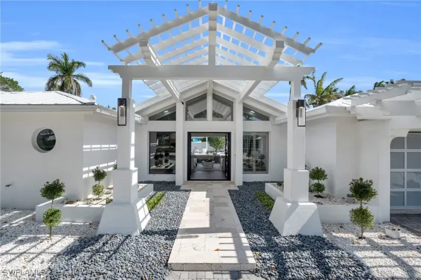 Picture of 645 Park Shore Dr, Naples FL 34103
