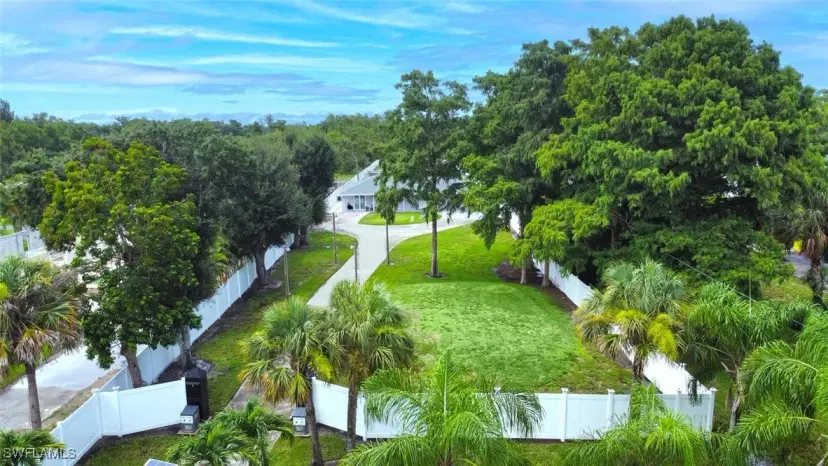 Picture of 5831 Dogwood Way, Naples FL 34116