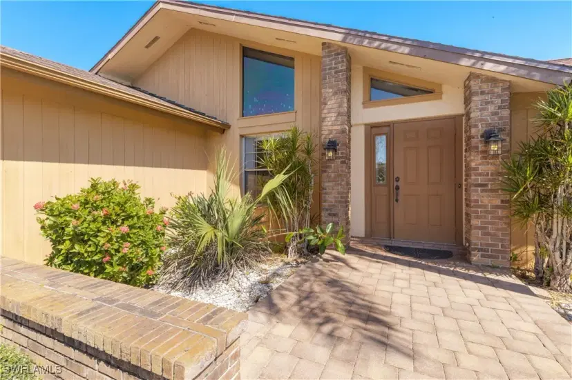 Picture of 4340 Glasgow Ct, North Fort Myers FL 33903