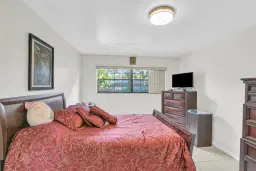 Picture of 935 NE 199Th St 103-16, Miami, FL 33179