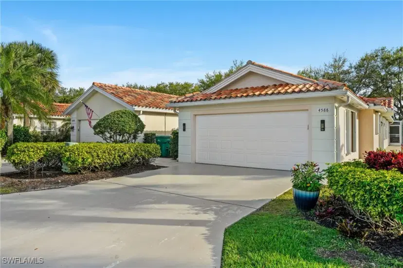 Picture of 4588 Pasadena Ct, Naples FL 34109
