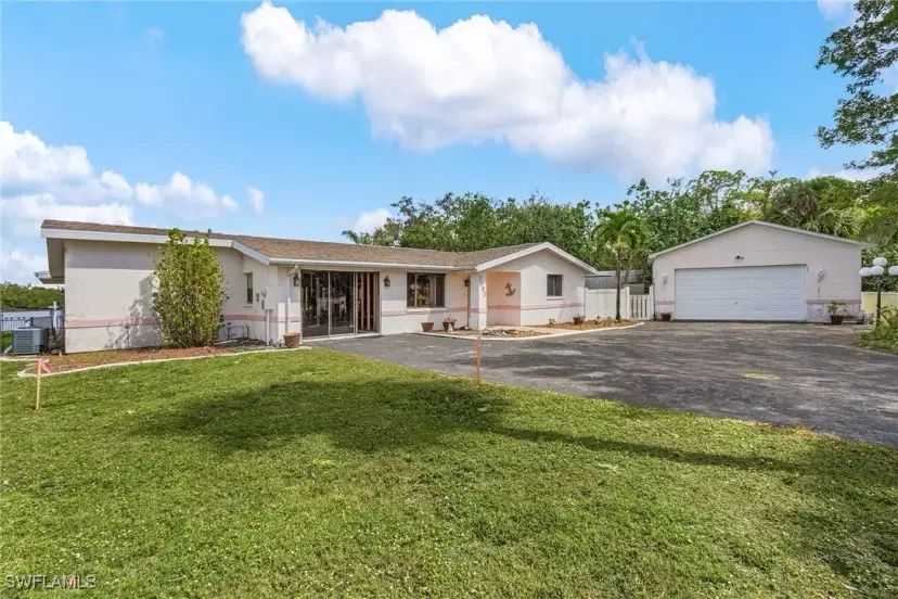 Picture of 2190 River Rd, Fort Myers FL 33905