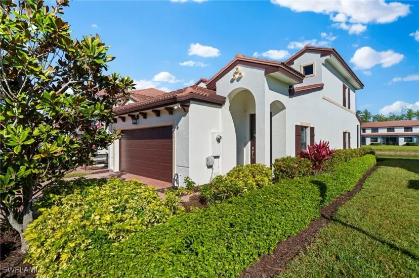 Picture of 7766 Bristol Cir, Naples FL 34120