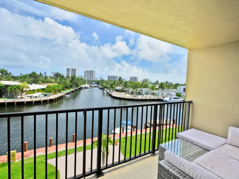 Picture of 301 Golden Isles Dr 403, Hallandale Beach FL 33009