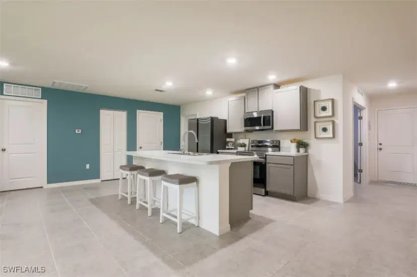 Picture of 2122 NE 1St Ave, Cape Coral FL 33909