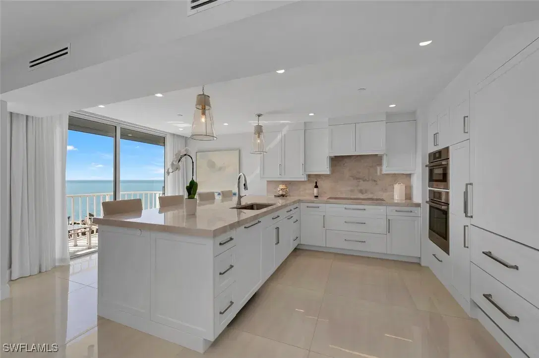 Picture of 8111 Bay Colony Dr 701, Naples, FL 34108