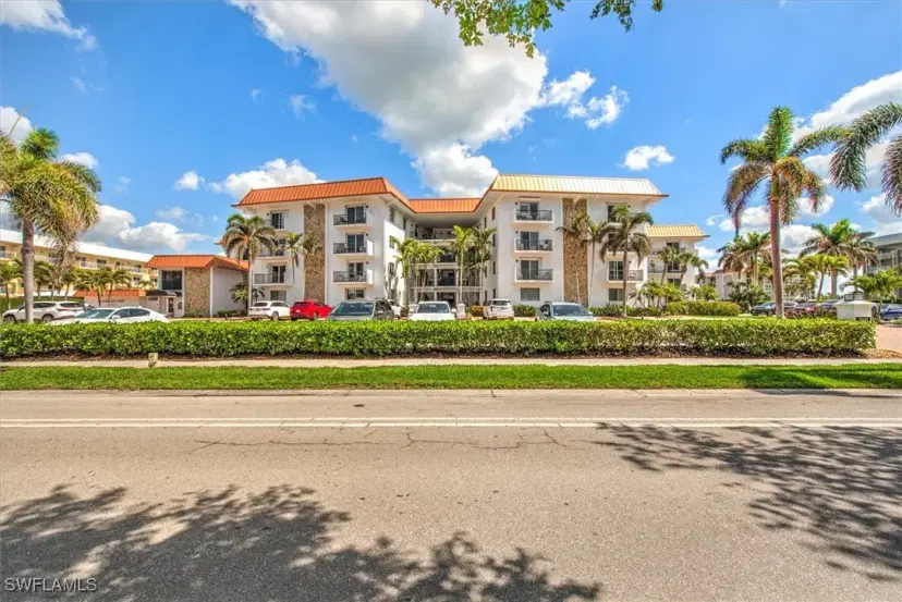 Picture of 2900 Gulf Shore Blvd N 410, Naples FL 34103