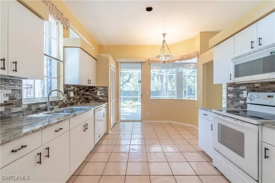 Picture of 2656 River Reach Dr, Naples, FL 34104