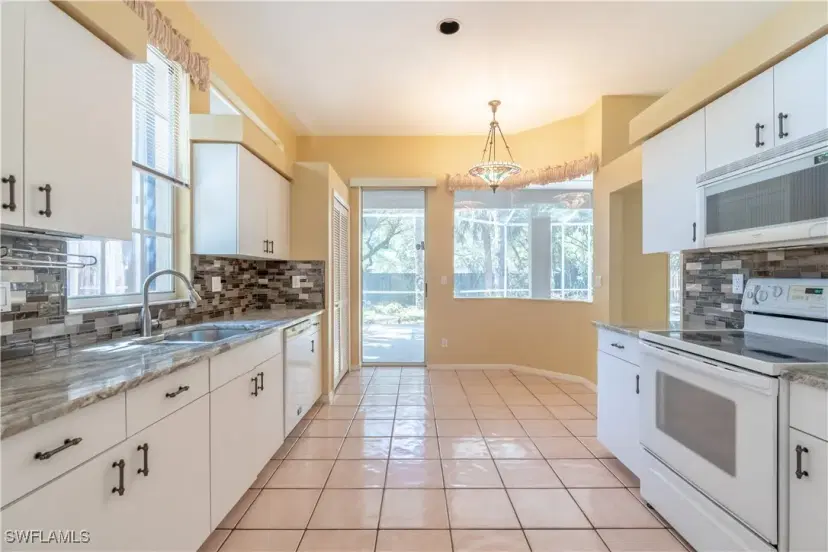 Picture of 2656 River Reach Dr, Naples FL 34104