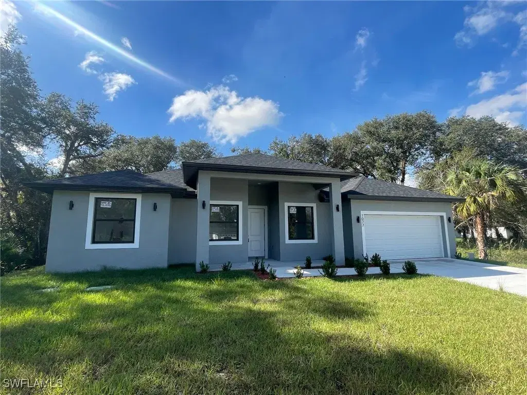 Picture of 7007 Berwick Cir, Labelle, FL 33935