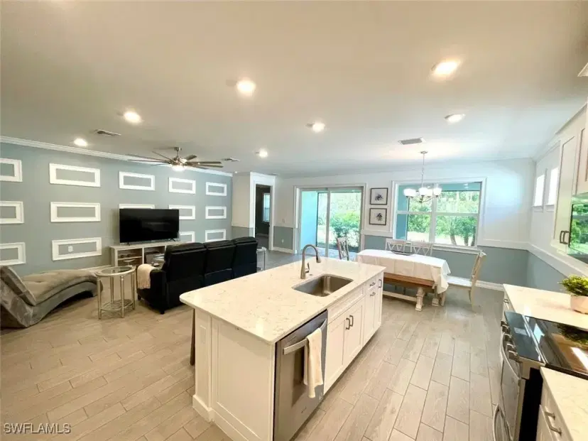 Picture of 299 Tamarindo Ln, Naples FL 34114