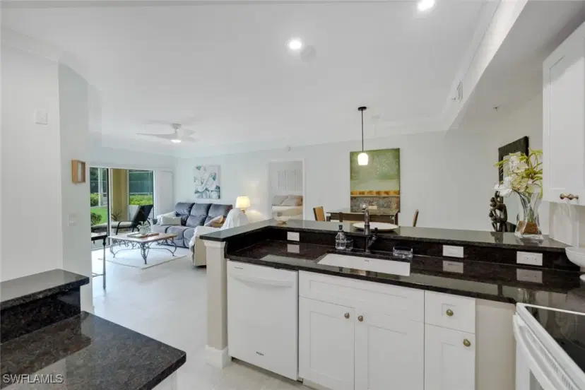 Picture of 6300 Aragon Way 101, Fort Myers FL 33966