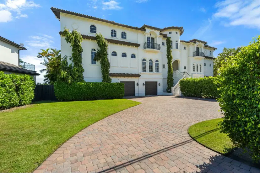Picture of 18463 SE Federal Highway, Jupiter FL 33469