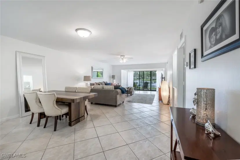 Picture of 1672 Spoonbill Ln 1672, Naples FL 34105