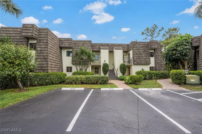 Picture of 1672 Spoonbill Ln 1672, Naples FL 34105