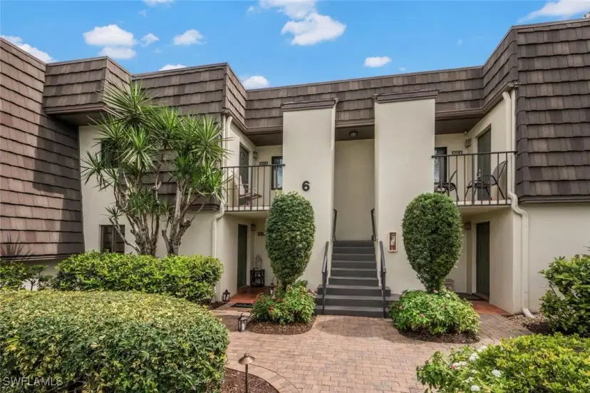 Picture of 1672 Spoonbill Ln 1672, Naples FL 34105