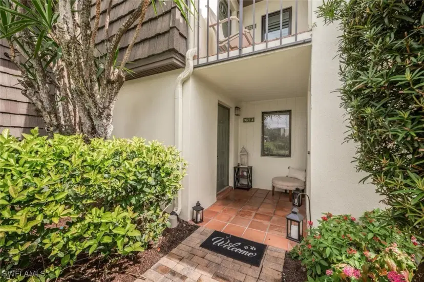 Picture of 1672 Spoonbill Ln 1672, Naples FL 34105