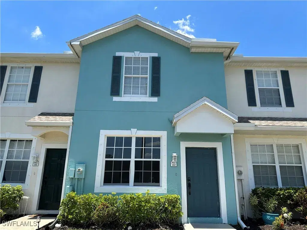 Picture of 3627 Pine Oak Cir 102, Fort Myers, FL 33916