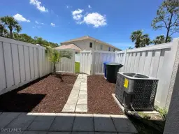 Picture of 3627 Pine Oak Cir 102, Fort Myers, FL 33916