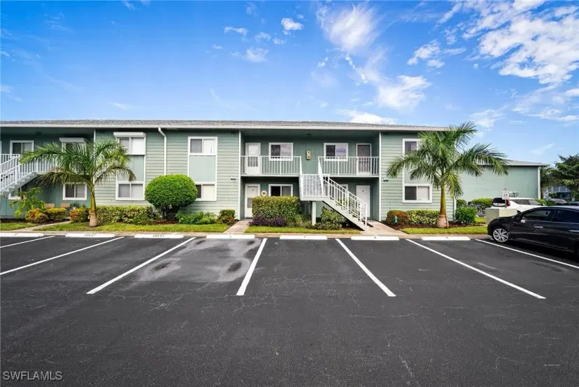 Picture of 144 Cypress Way E 707, Naples FL 34110