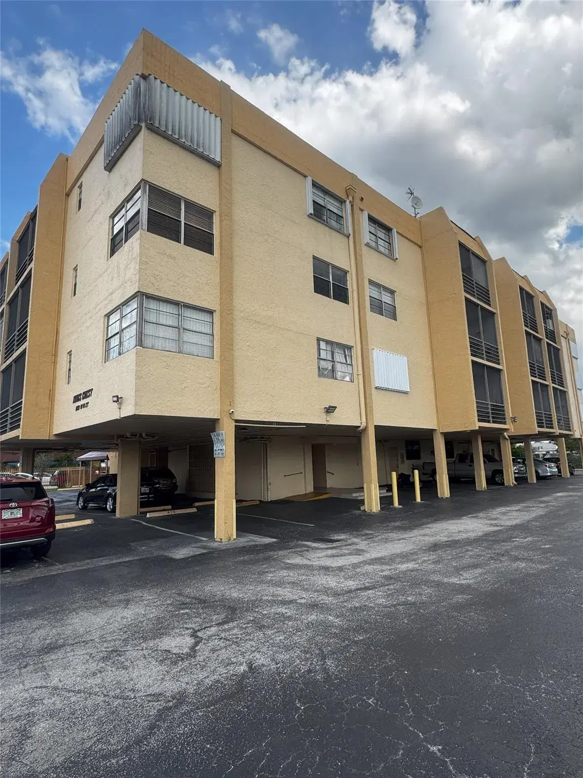 Picture of 6831 W 14Th Ct 310, Hialeah, FL 33014