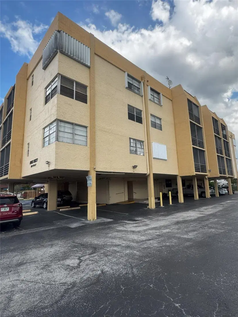 Picture of 6831 W 14Th Ct 310, Hialeah FL 33014