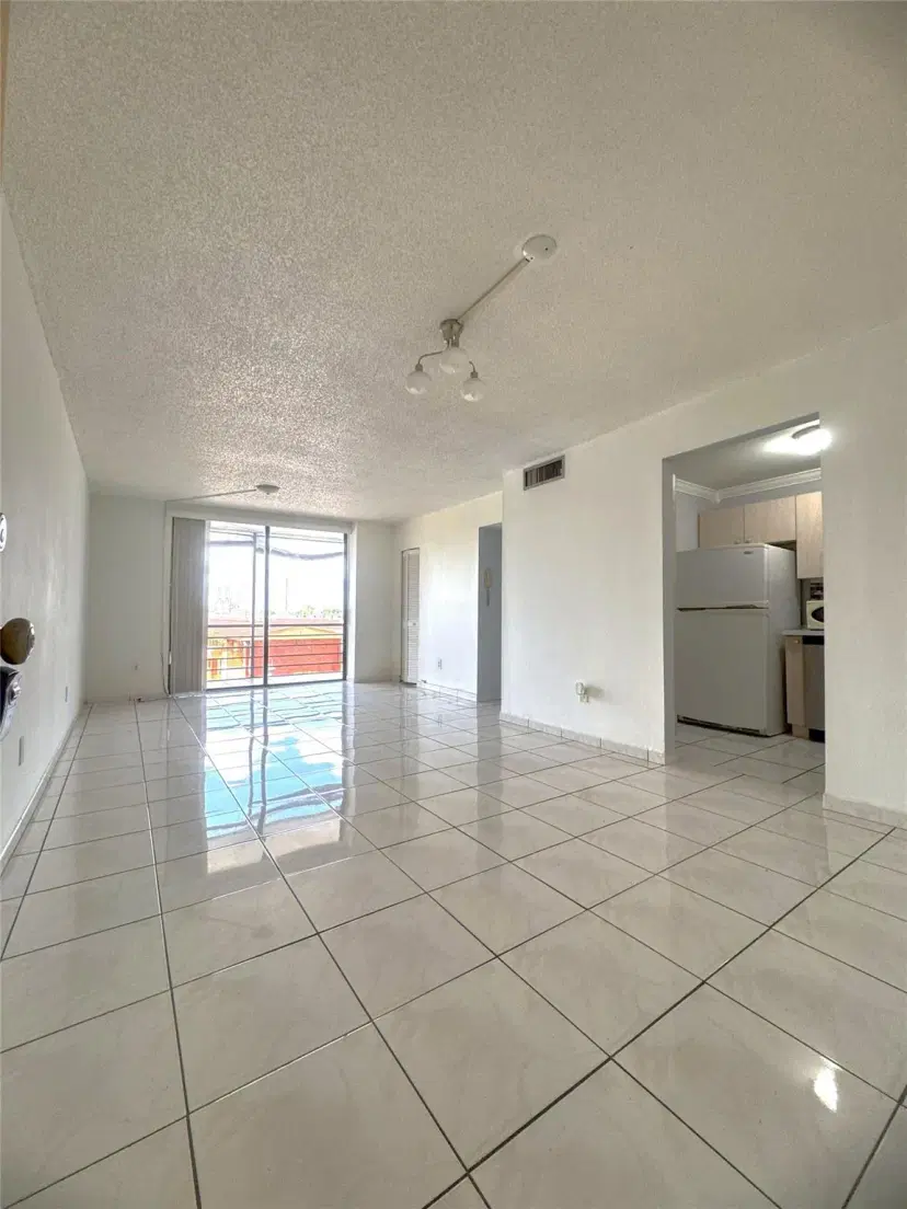 Picture of 6831 W 14Th Ct 310, Hialeah FL 33014