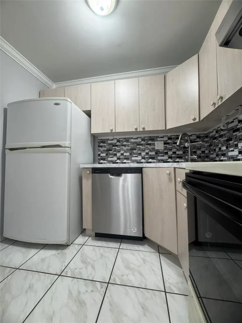 Picture of 6831 W 14Th Ct 310, Hialeah FL 33014
