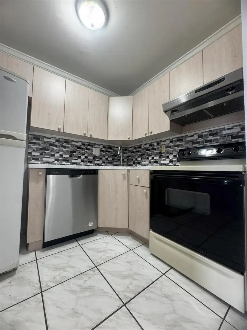 Picture of 6831 W 14Th Ct 310, Hialeah FL 33014
