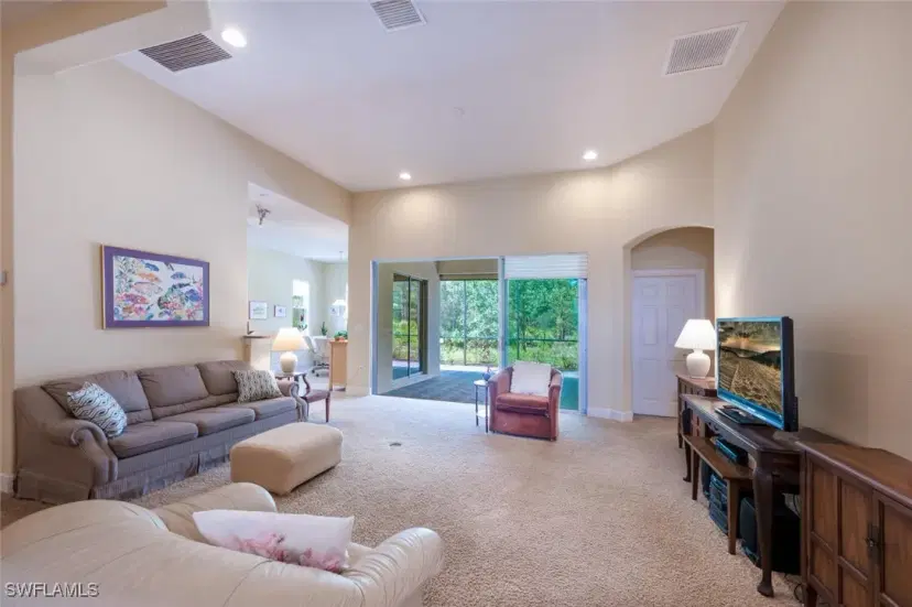 Picture of 8150 Valiant Dr, Naples FL 34104
