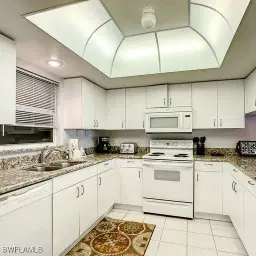 Picture of 4331 Bay Beach Ln 152, Fort Myers Beach, FL 33931